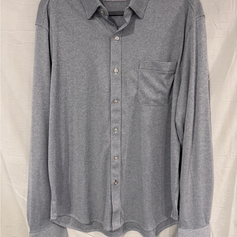 Men's Gray Button-Up Shirt